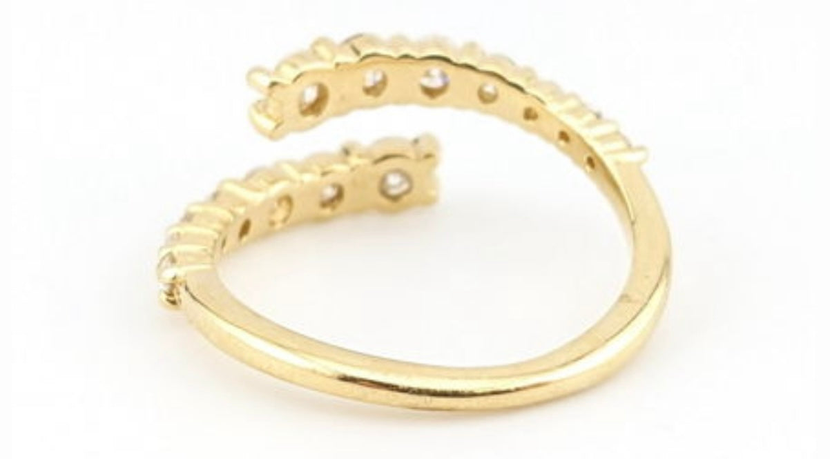 BLING! 14K Yellow Gold 0.97ctw Diamond Bypass Ring.